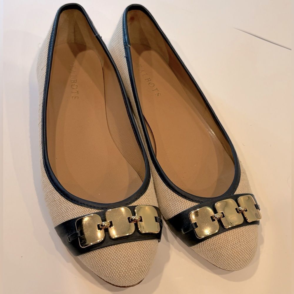 Talbots Natural Round Toe Gold Buckle Flats 9B